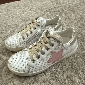 Naturino White and Gold Sneakers